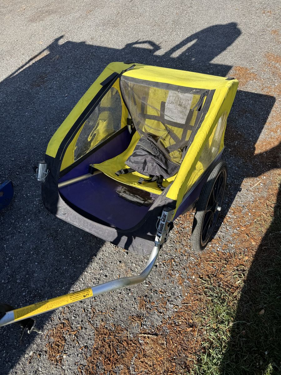 Kids bike trailer