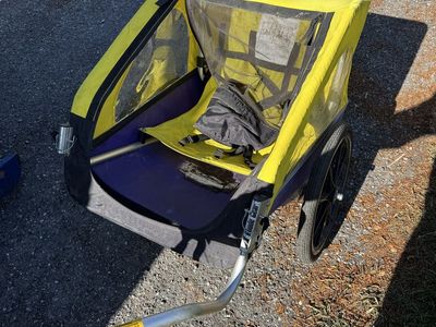Kids bike trailer