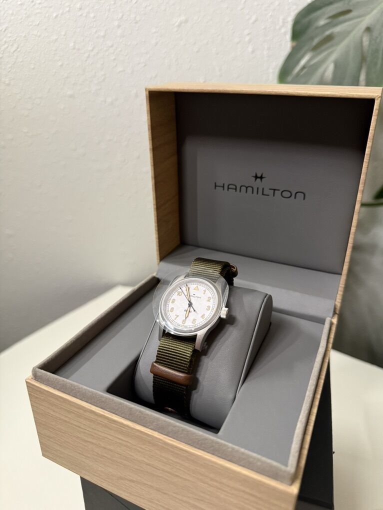 NEW Hamilton Khaki Field 33mm Quartz Watch