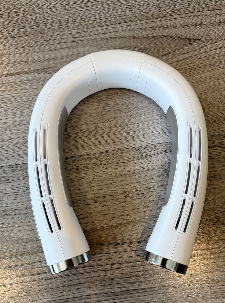 Bladeless Neck Fan - Dual Vents – Chrome Tips – White – USB-C – Lehi