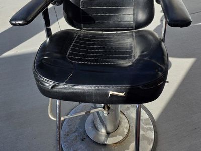 Hydrologic Salon Chair and Sink