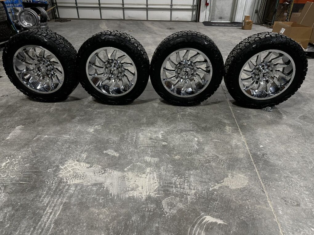 Ford 8x170 22 Fuel Sabers and Tires