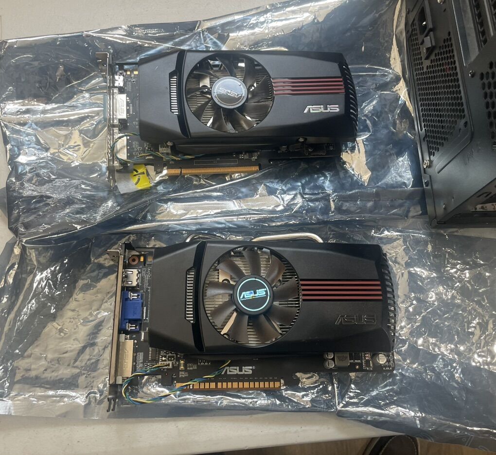 ASUS GTX GPU set