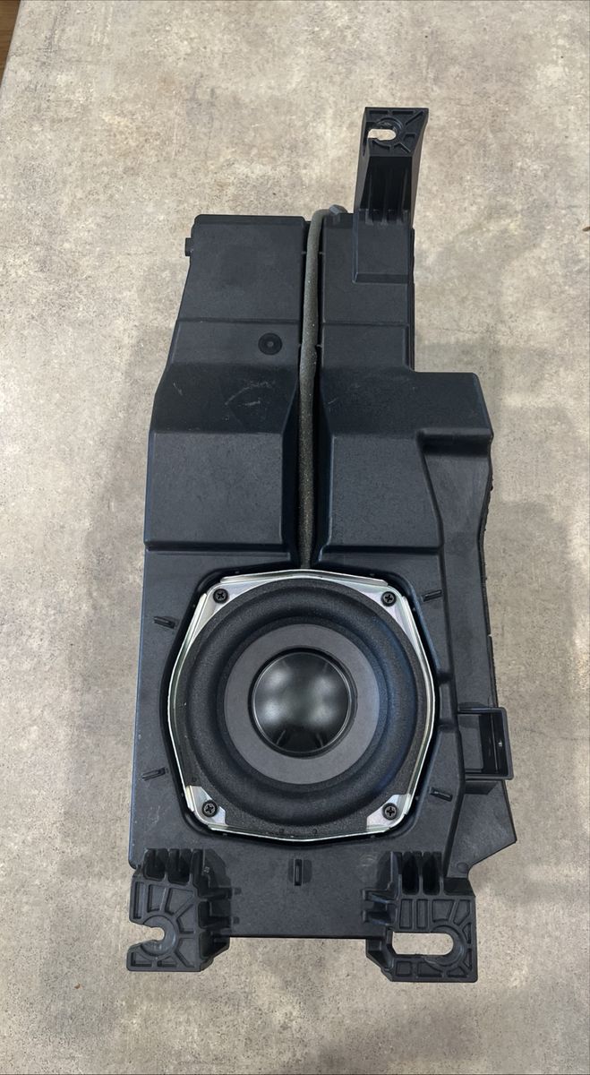 2007-2014 GM YUKON TAHOE SILVERADO SUBURBAN SIERRA SUBWOOFER SPEAKER FACTORY OEM