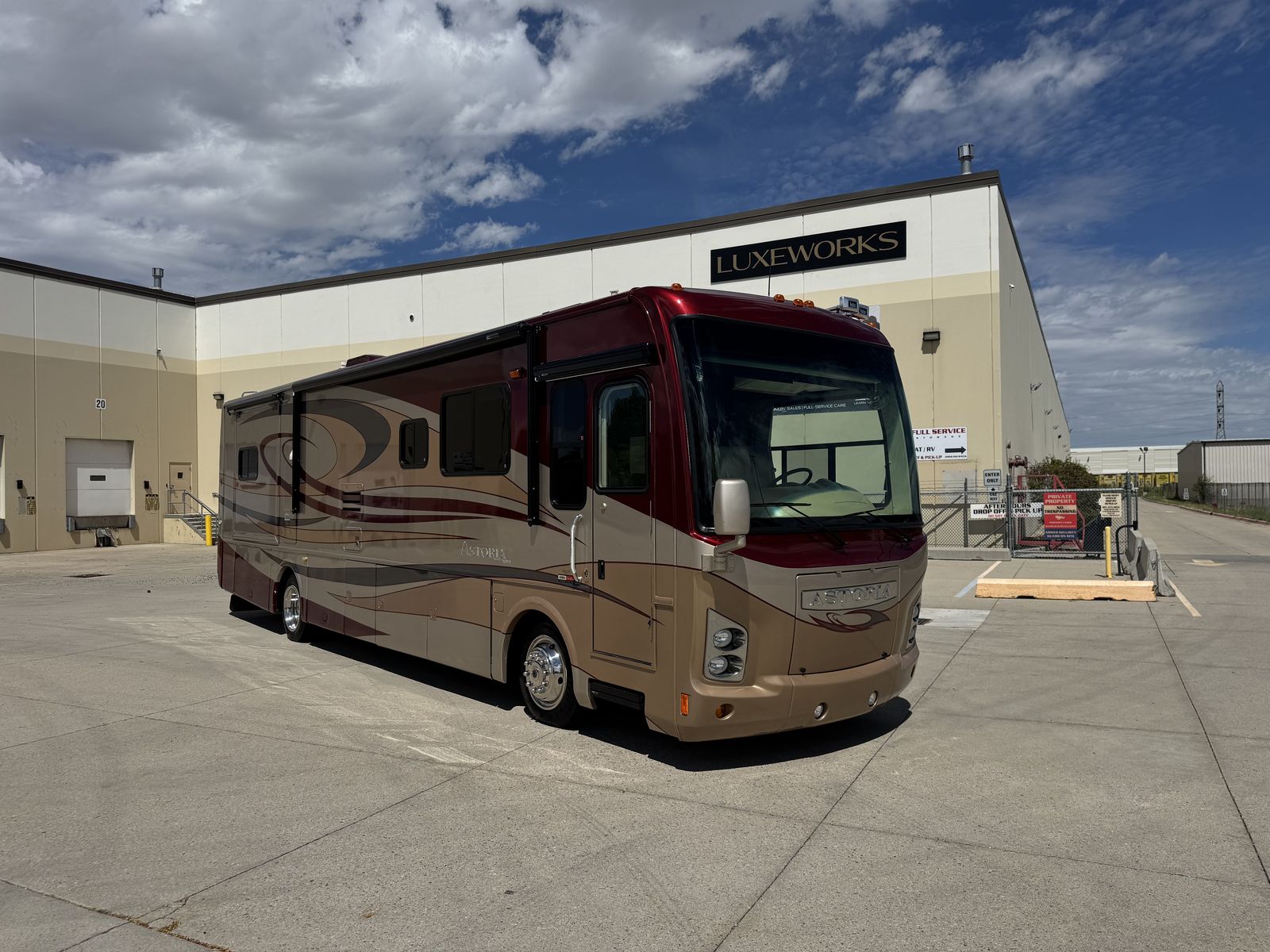 2008 Damon Astoria 3679