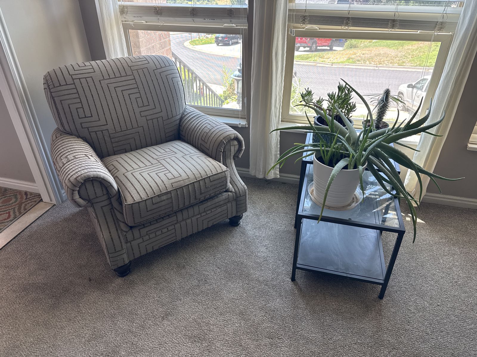 Pair of very sturdy Flexsteel brand sofa chairs