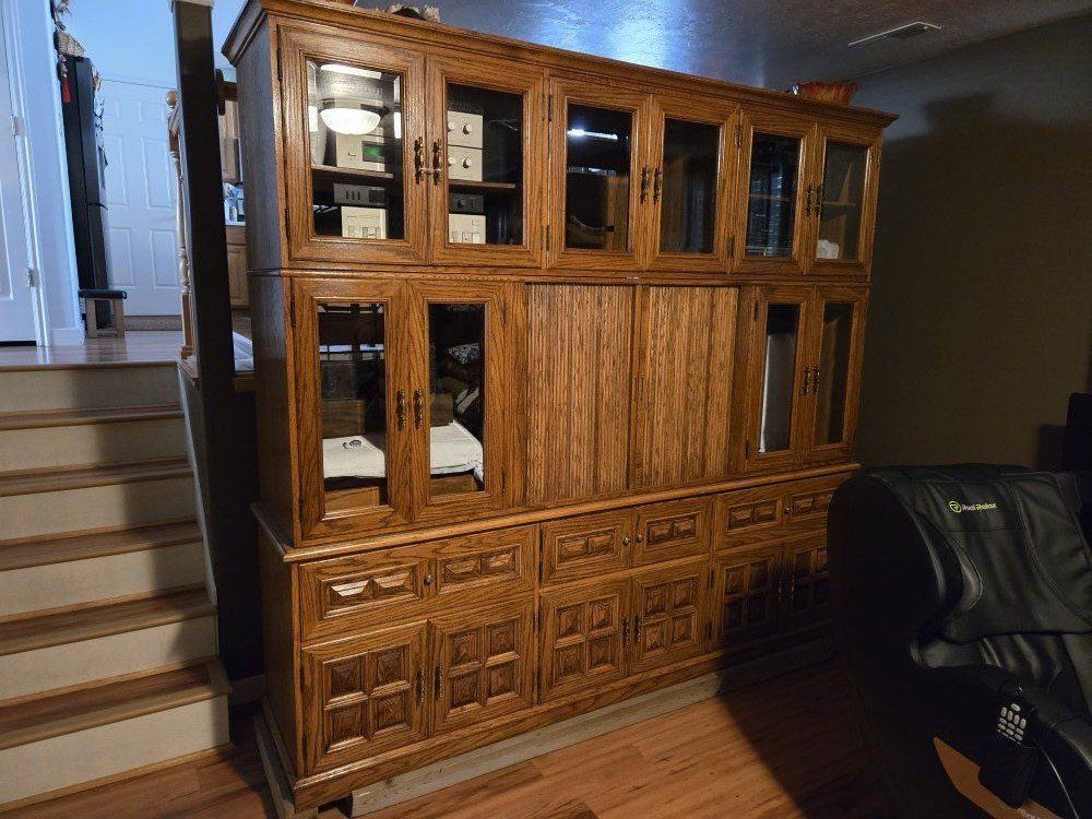 bookcase/ entertainment center