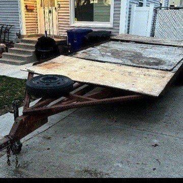 Snowmobile trailer/flatbed with ramp