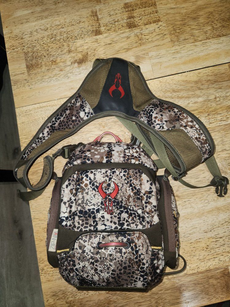 Badlands binocular chest pack
