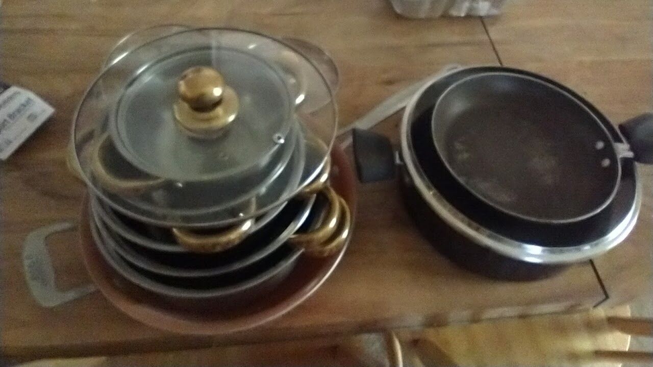 BOX OF POTS AND PANS