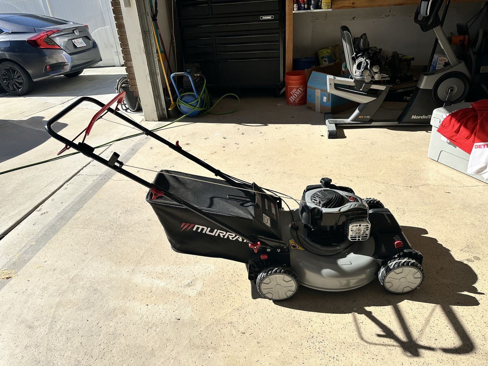 Murray 22" FWD Gas Lawn Mower with Briggs & Stratton E550 Engine