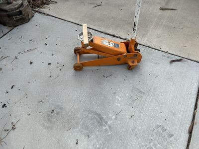 Steel Hydraulic jack.