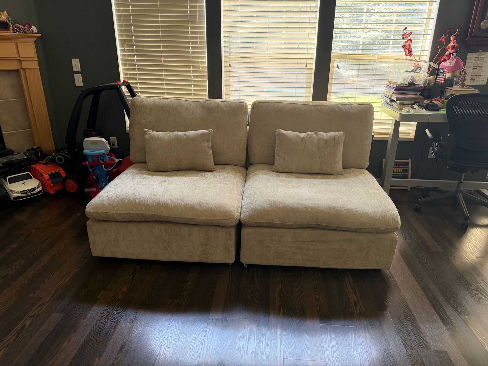 Brand new sofa 72(L) × 39(W) х37 (H), never used