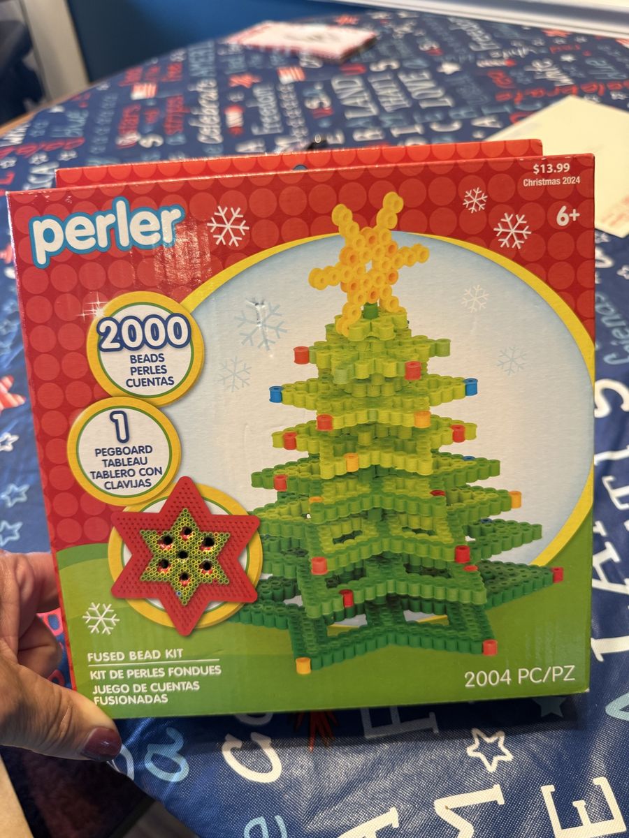 Perler Fused Bead Kit - 2000 Beads Christmas Tree Craft Kit