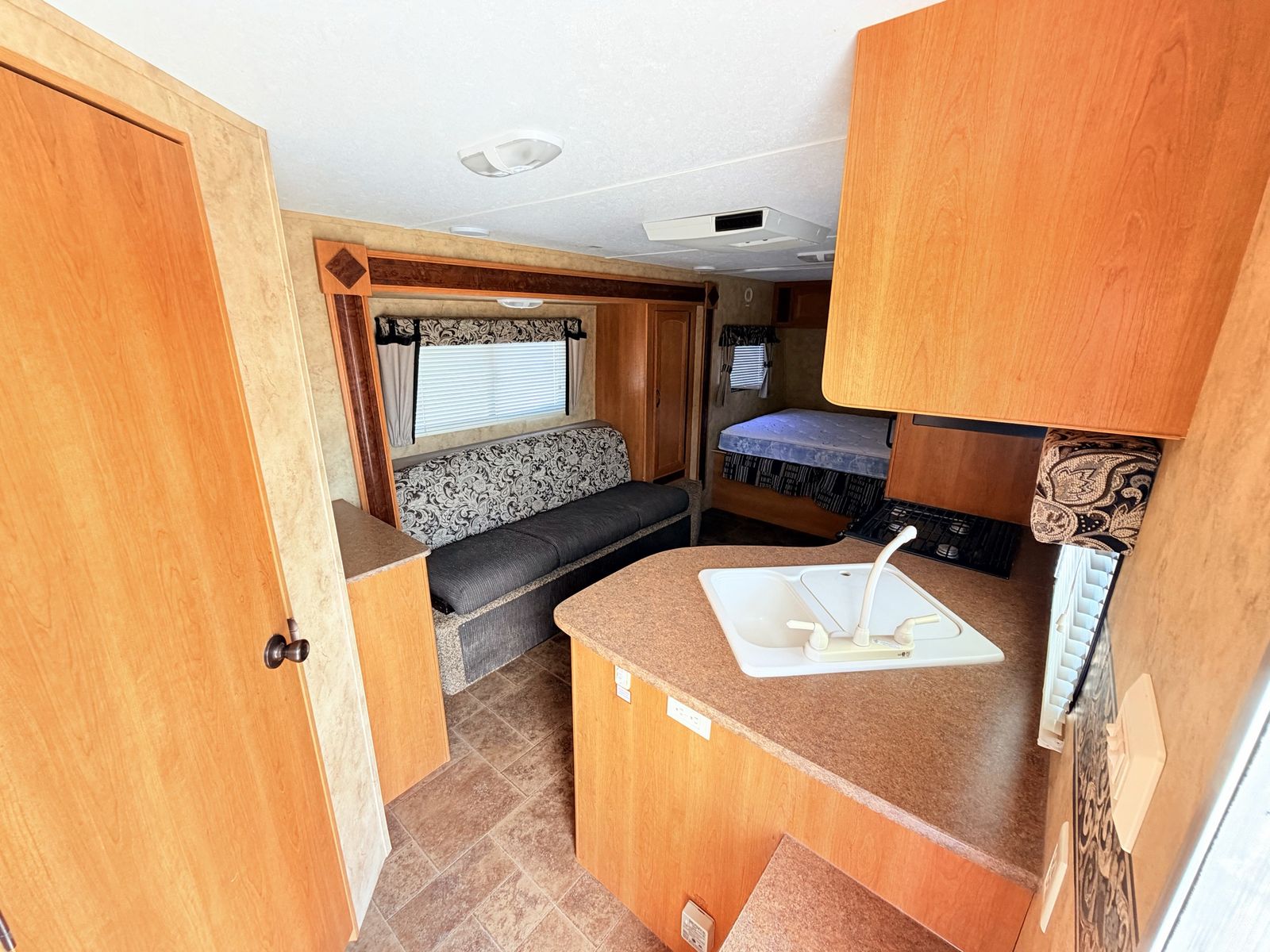 Main image 8