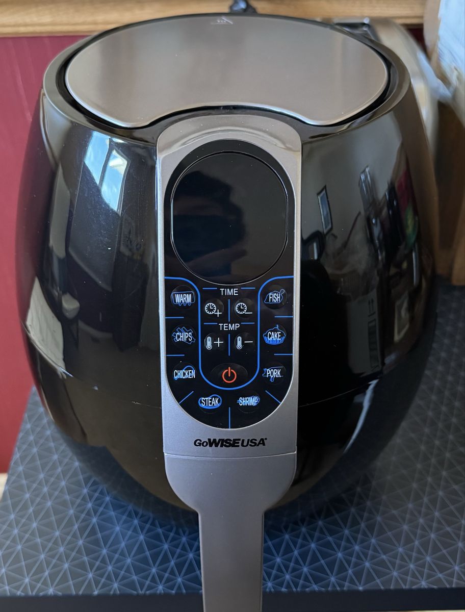 GoWise Air Fryer and Accessories