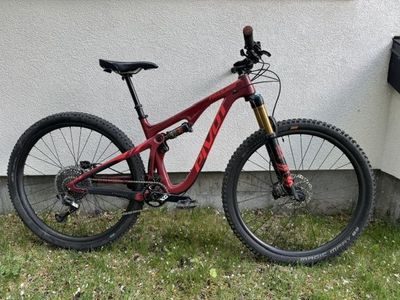 Pivot Trail 429