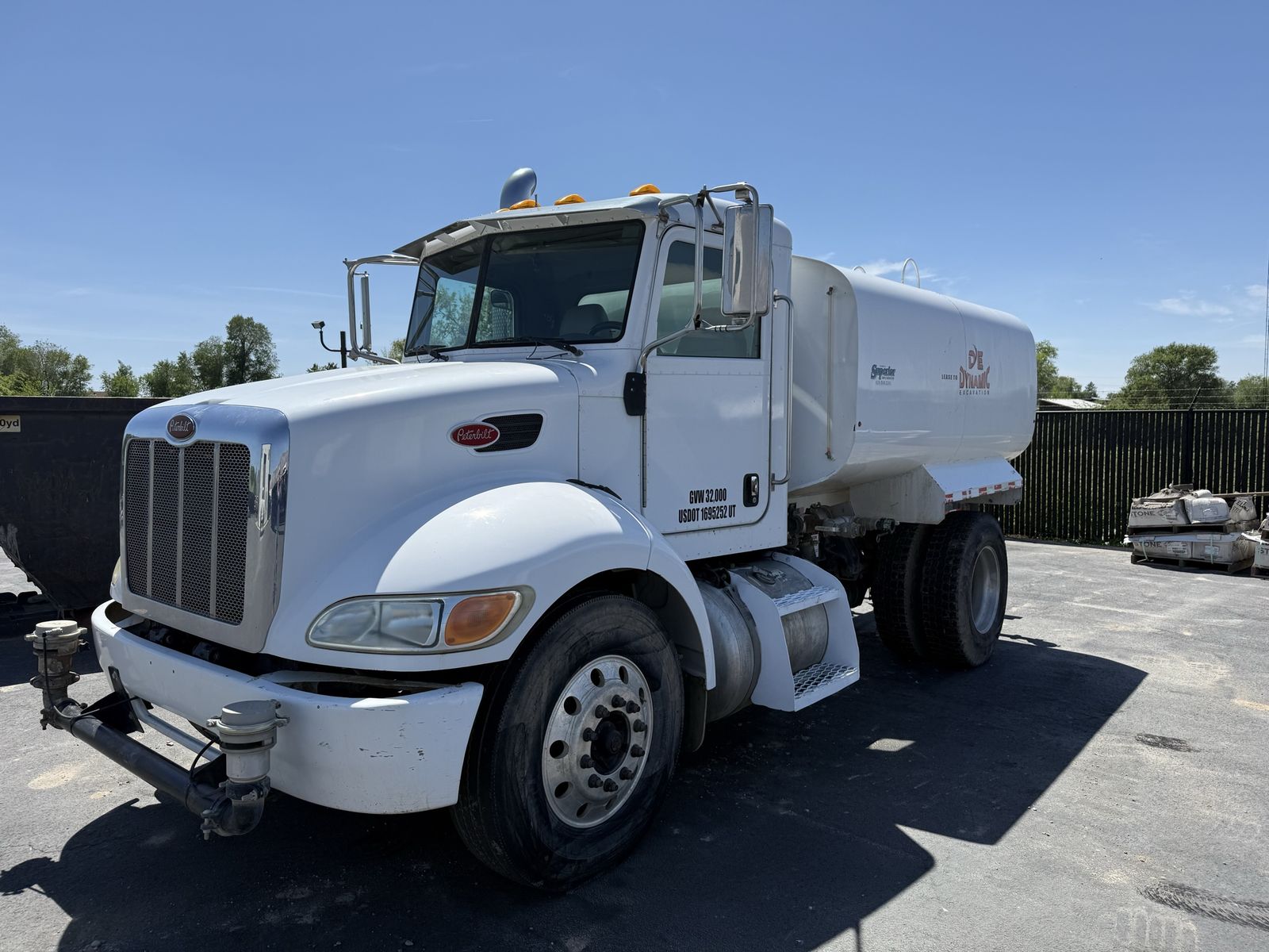 2,500 gallon water truck