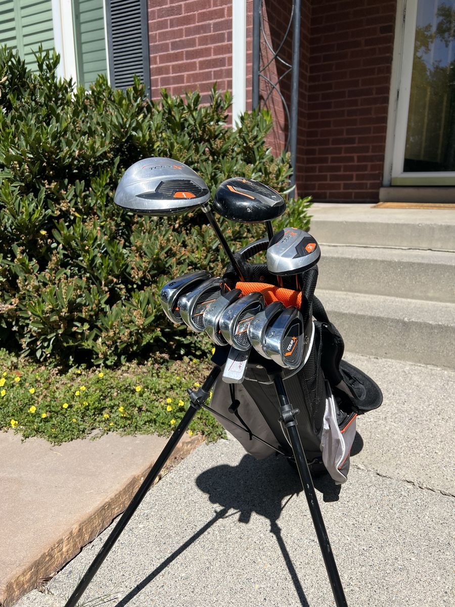 Size 3 Tour X golf club set and bag