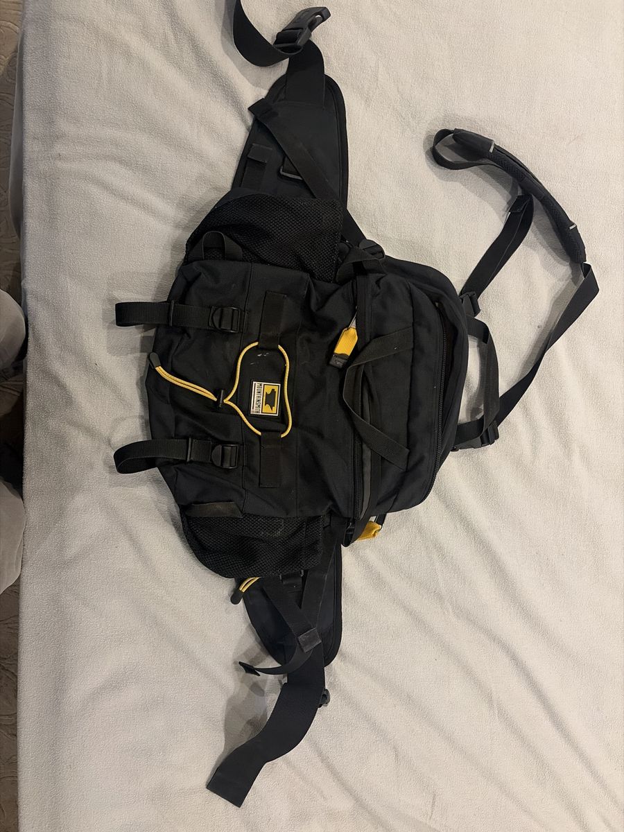 Mountainsmith Waist Pack Black Hiking Lumbar Bag with Padded Back and Straps