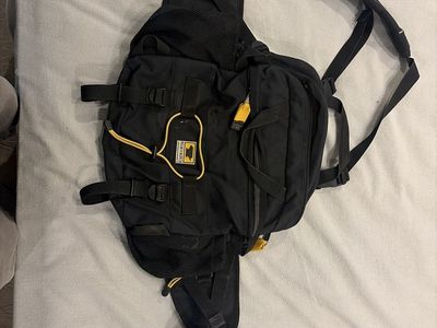 Mountainsmith Waist Pack Black Hiking Lumbar Bag with Padded Back and Straps