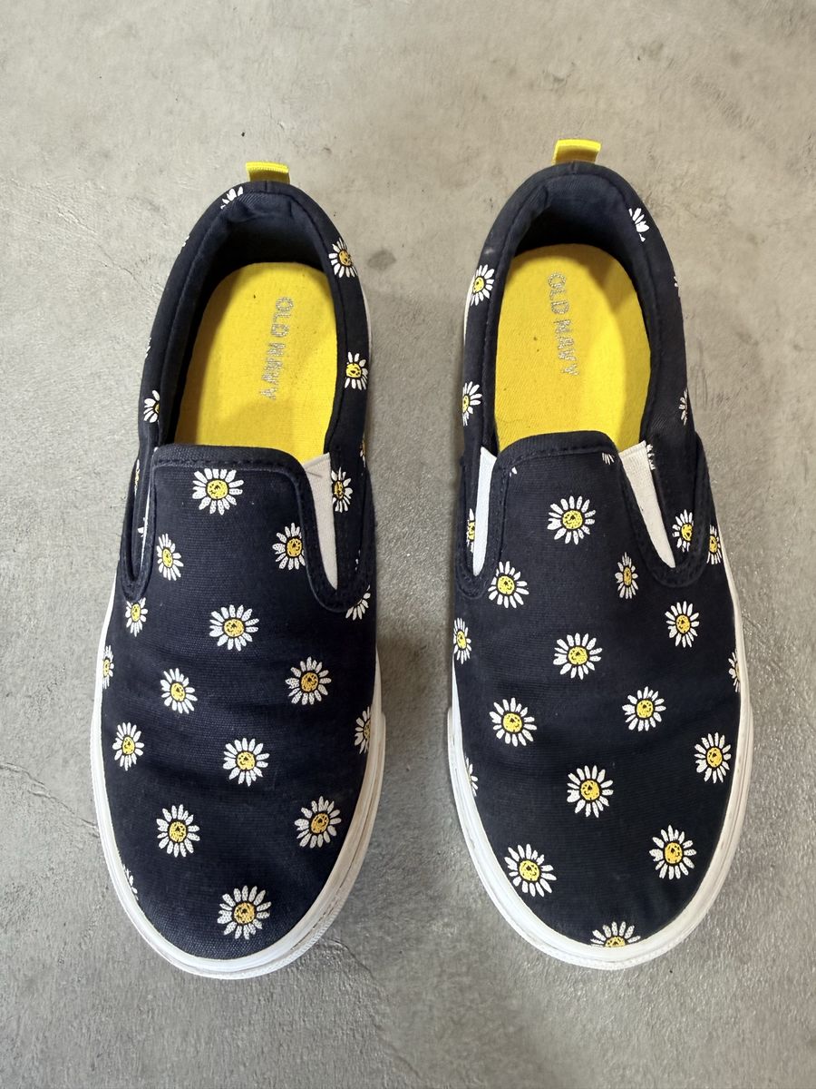 Girls canvas slip ons size 1