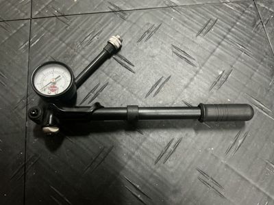 Harley touring shock pump