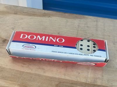 Angelito plastic domino