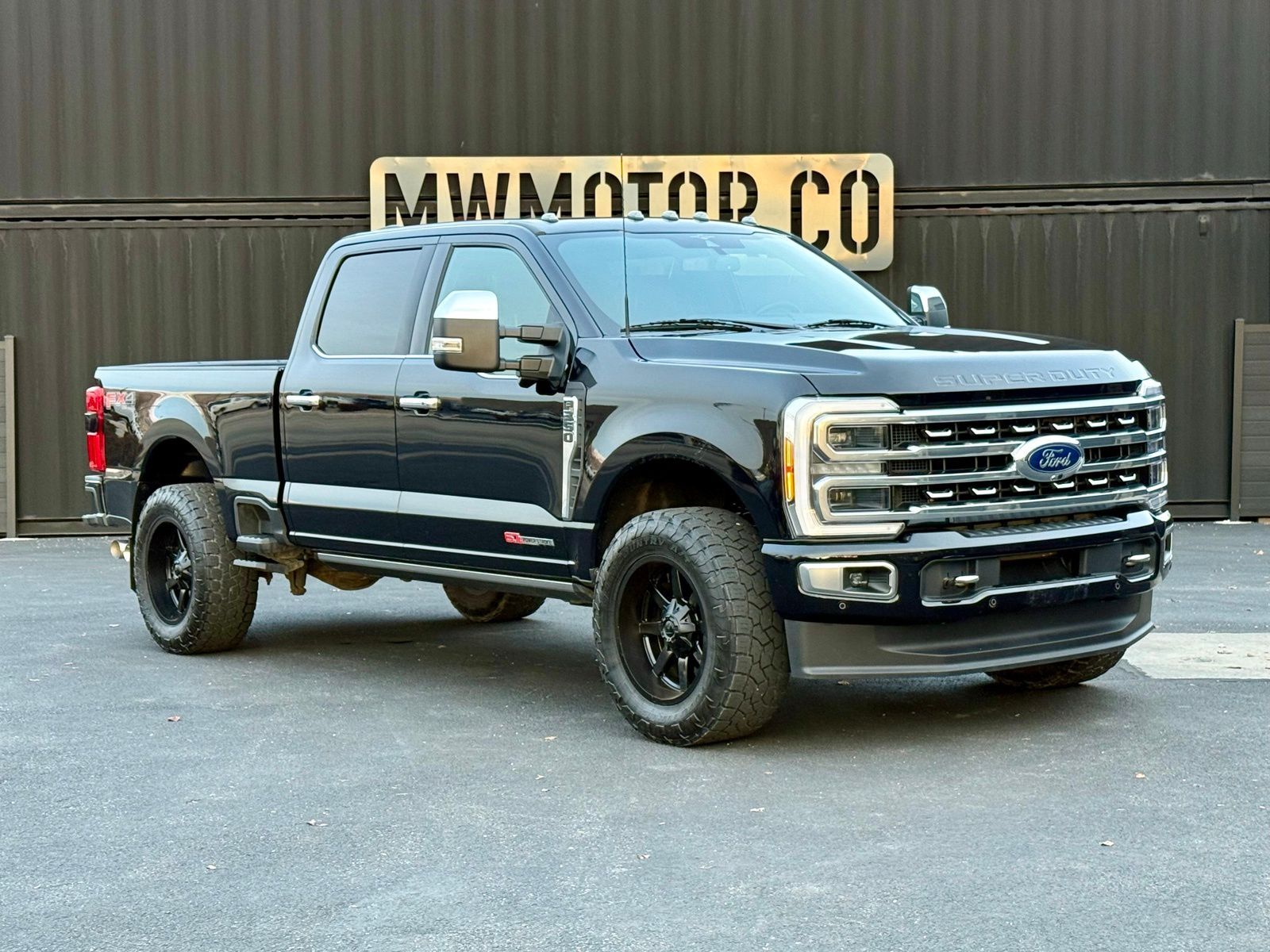 2023 Ford F-350 Super Duty Platinum