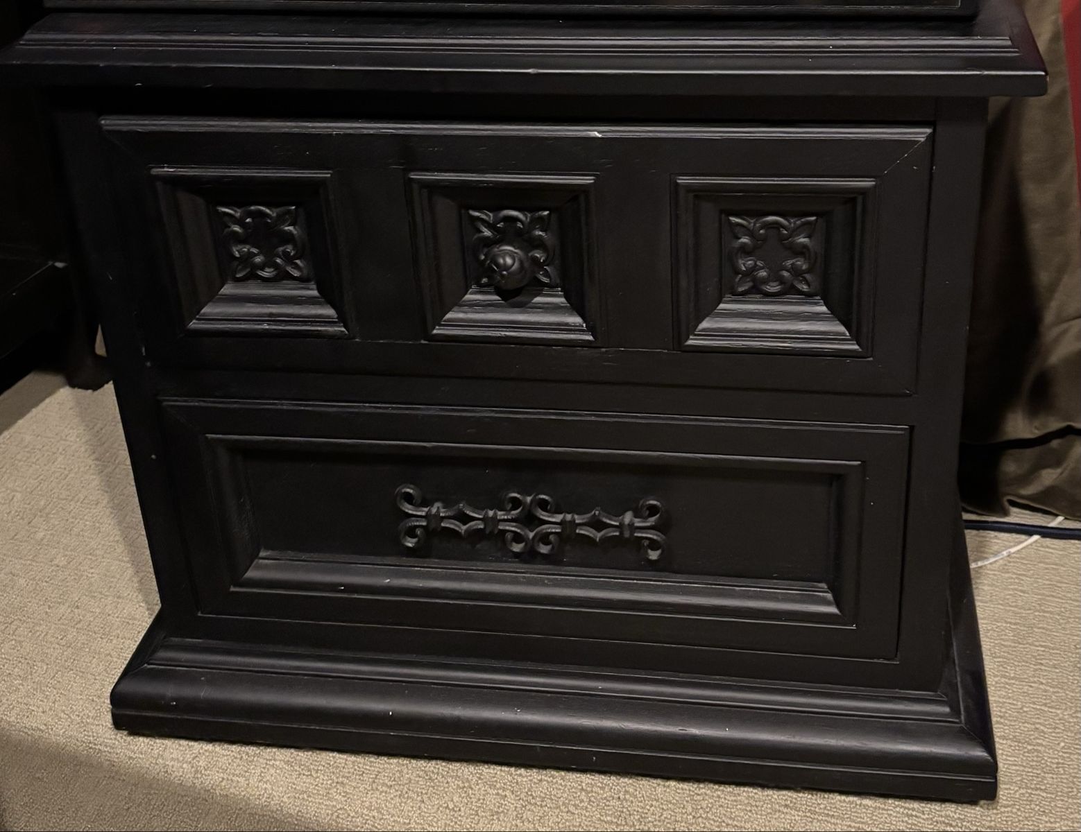 Set of (2) Nightstands