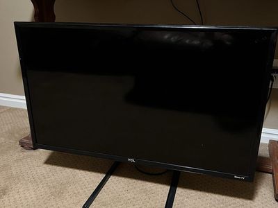 TCL 32" Roku Smart TV – Works Great!