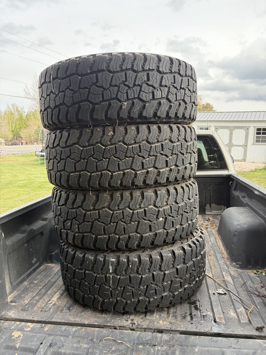 Mickey Thompson Baja boss 275/60r20 set of tires