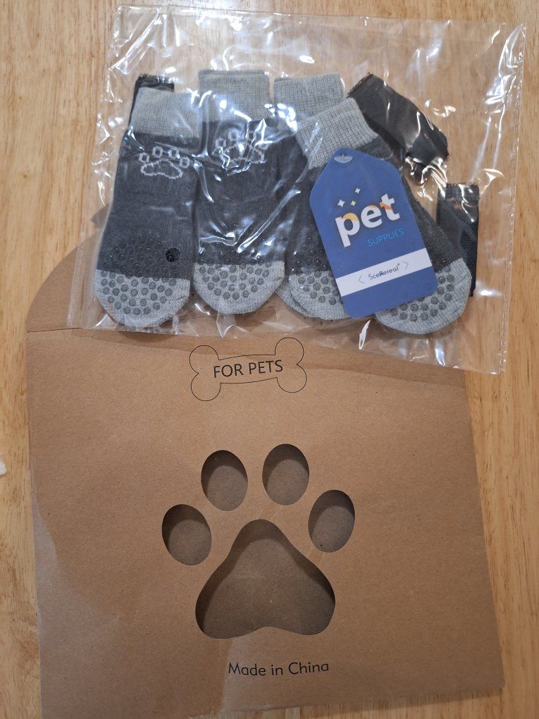Pet Supplies by Sccoterieal Dog Paw Socks (4-pack) - Gray, Anti-Slip, For Small Dogs