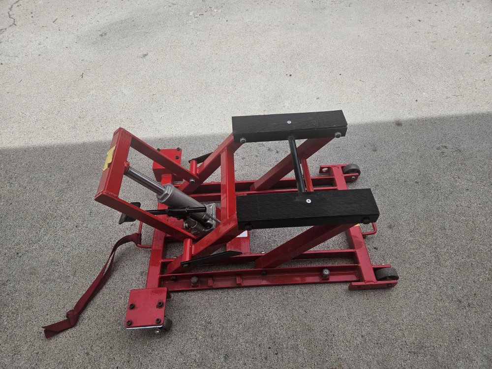 Motorcycle hydraulic lift