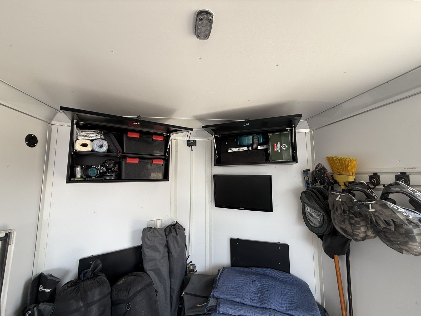 Main image 4