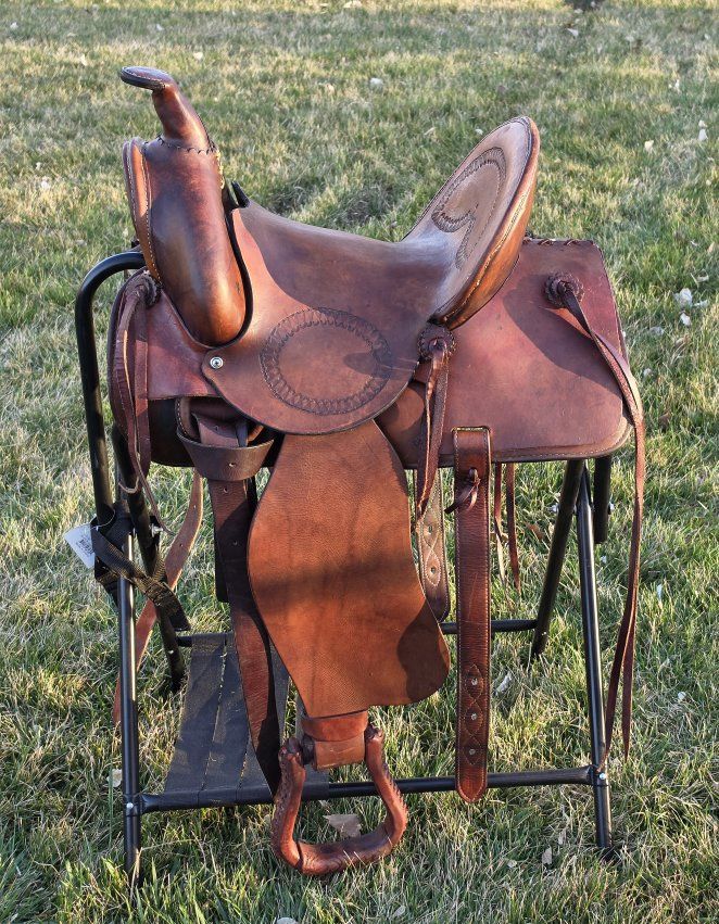 Vintage Roping/Ranch Saddle 14" Seat