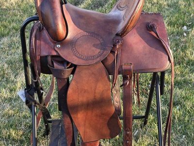 Vintage Roping/Ranch Saddle 14" Seat