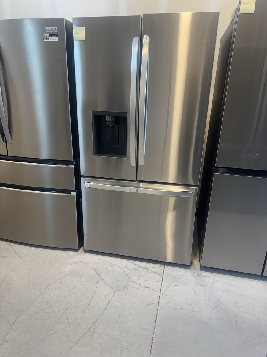 New scratch and dent LG 26 cu. ft. Smart Counter-Depth MAX French Door Refrigerator