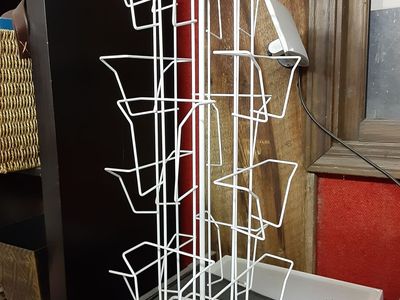 Metal Stand/Rack to hold 4 x 6 Greeting Cards