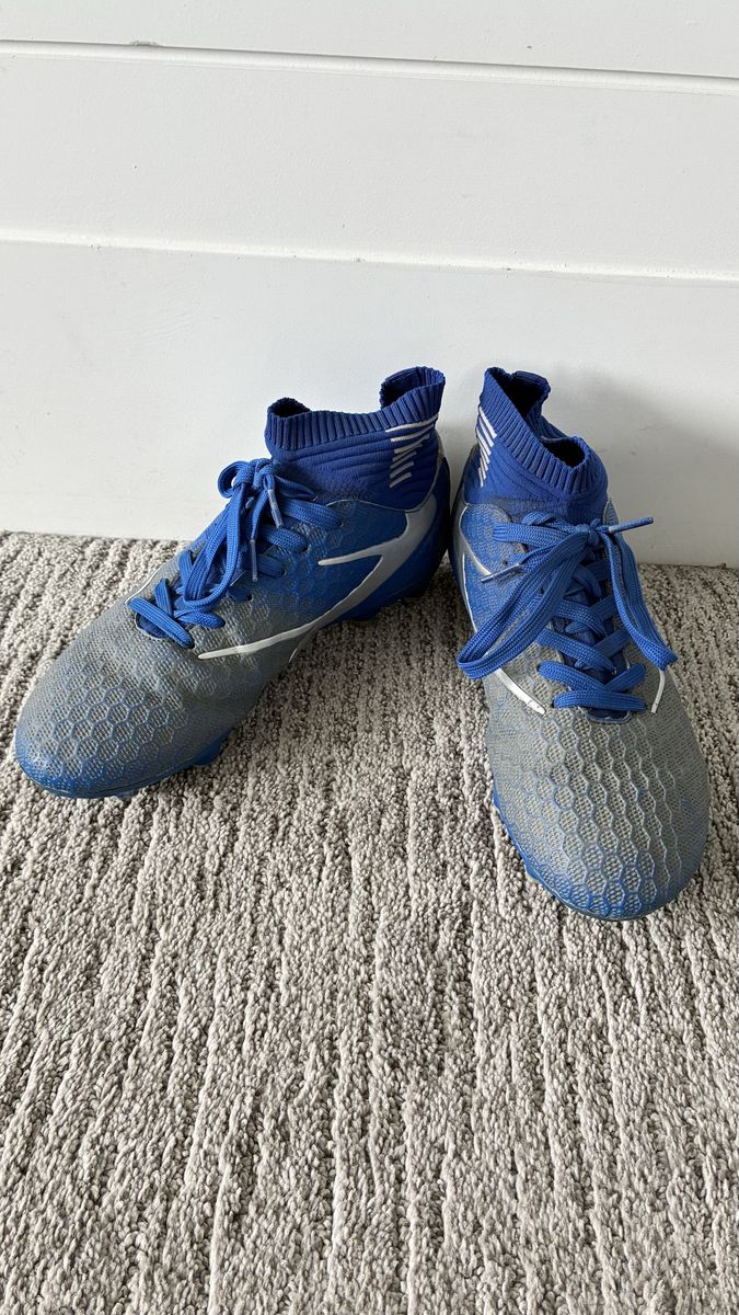 Soccer Cleats, Size 7