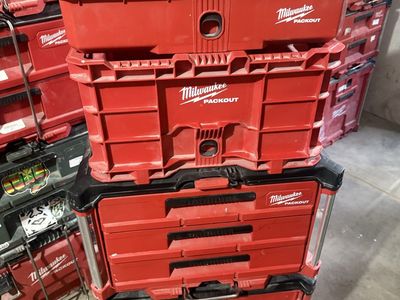 Milwaukee packout
