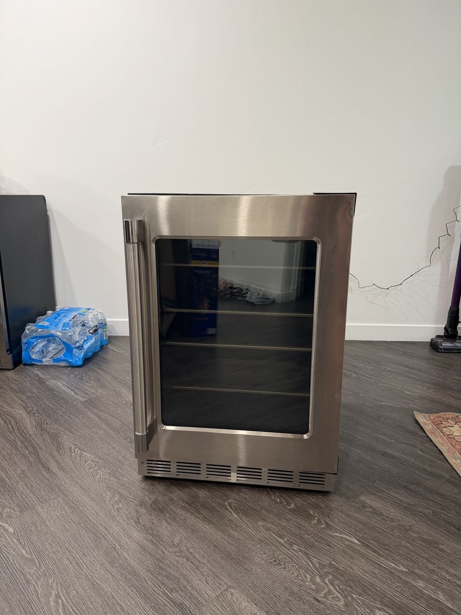 Mini fridge