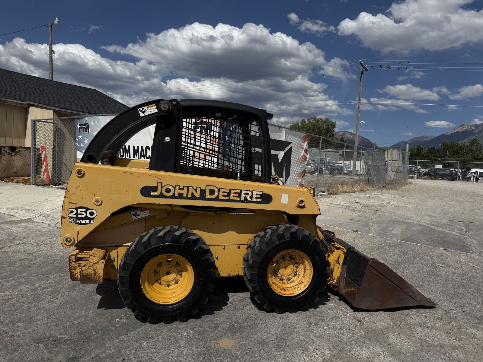 John Deere 250 Series II Skid Steer Loader Tractor Only 338 Hours