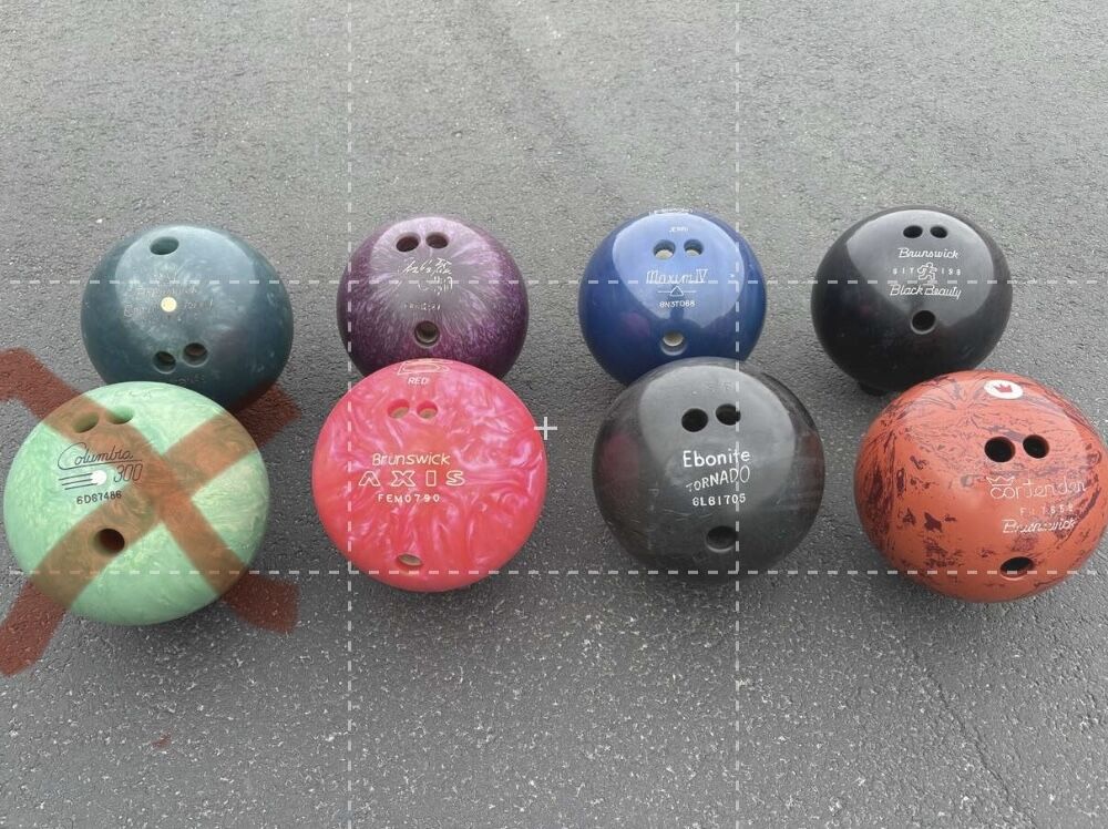 Awesome vintage bowling balls 8.5, 10, 11, 12, 13, 14 lbs Brunswick, Columbia, Ebonite, Galaxy + bowling ball bags