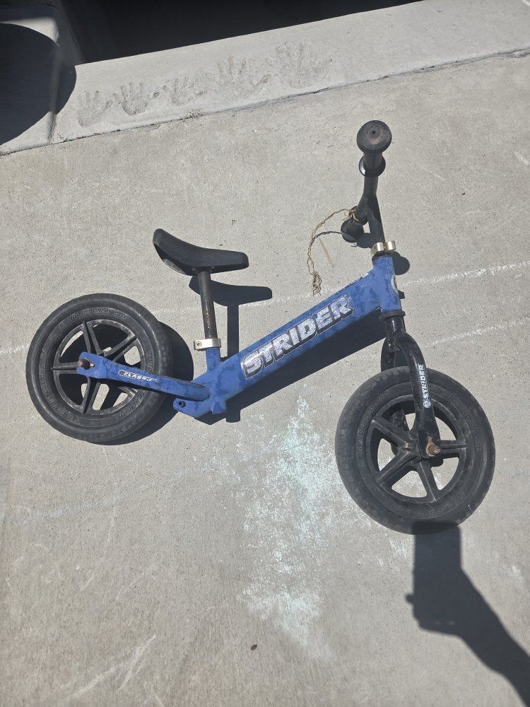 Strider Classic Kids 12" Balance Bike - Blue, Lightweight Learn-to-Ride Bicycle
