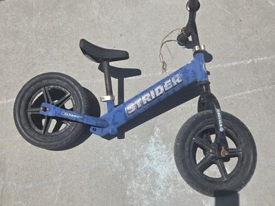 Strider Classic Kids 12" Balance Bike - Blue, Lightweight Learn-to-Ride Bicycle