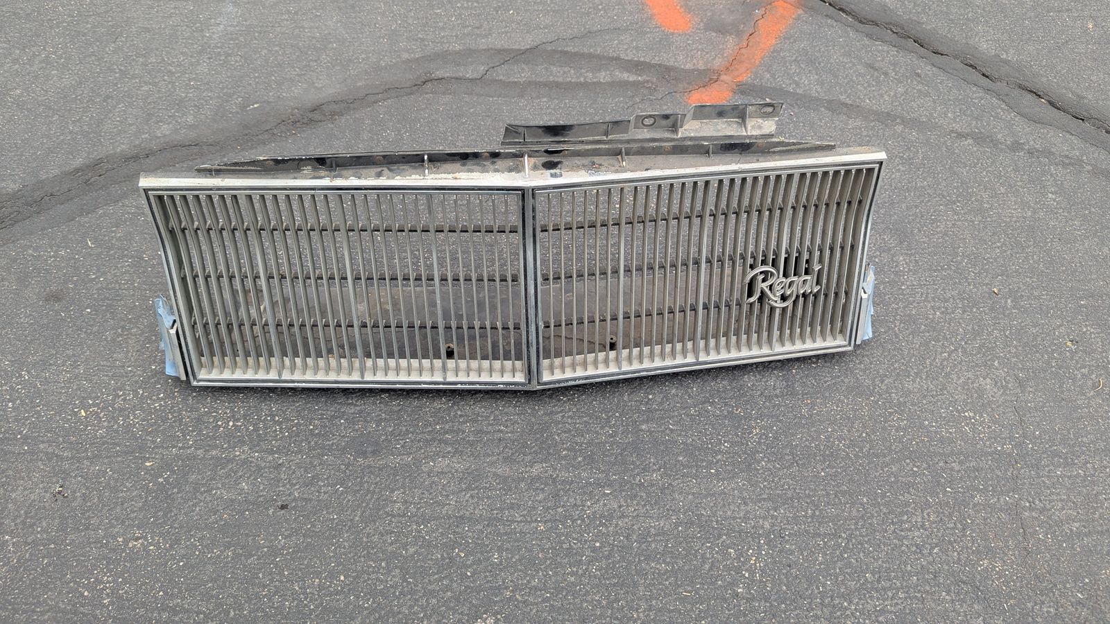 Buick Regal Grill/Gm/lowrider