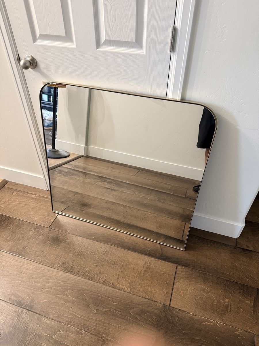 Modern Gold Framed Accent Wall Mirror with Rounded Corners