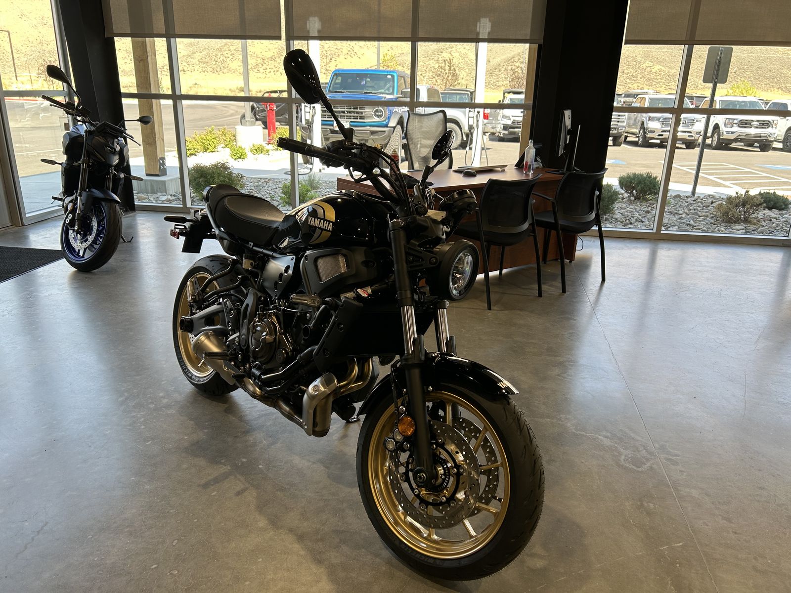 2026 Yamaha XSR700 Raven - Y01316