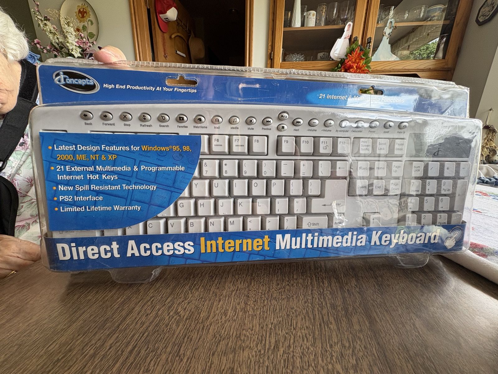 Vtg 2003 New IConcepts Direct Access Internet Multimedia Keyboard XP NT 2000 98 95